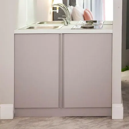 Aquarius Boutique Hotel 2*